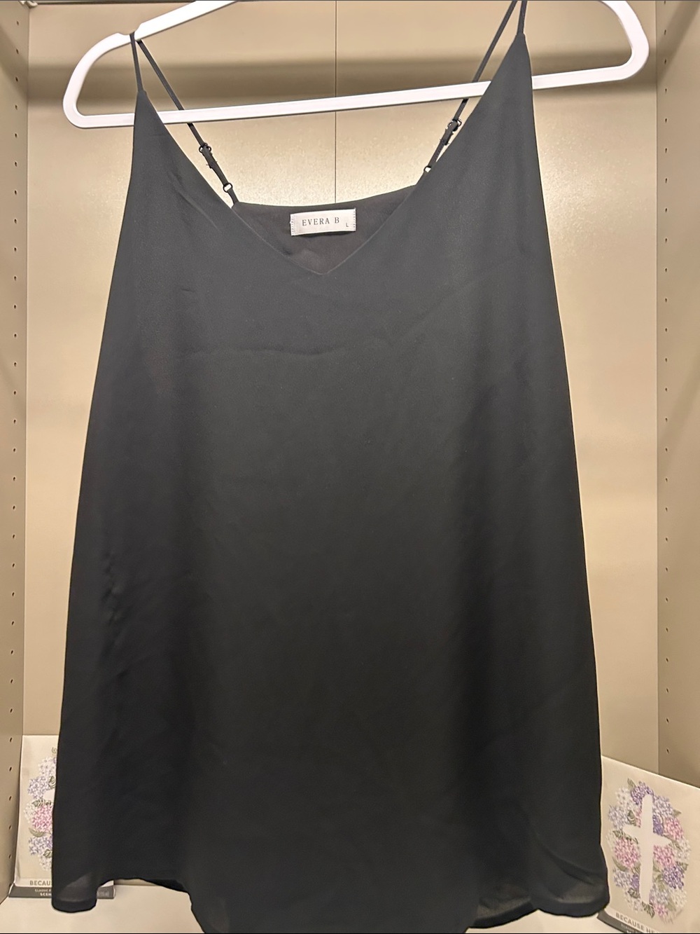 Evera B V-neck Adjustable Spaghetti Strap Camisole Size Large